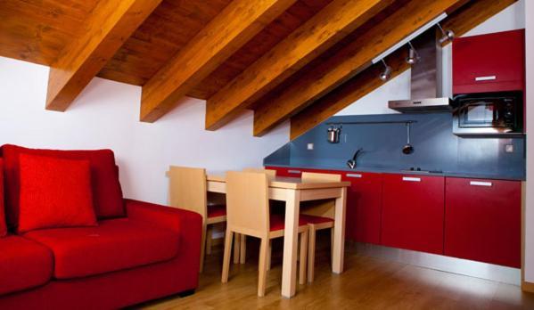 Apartahotel Castejón de Sos Pokoj fotografie